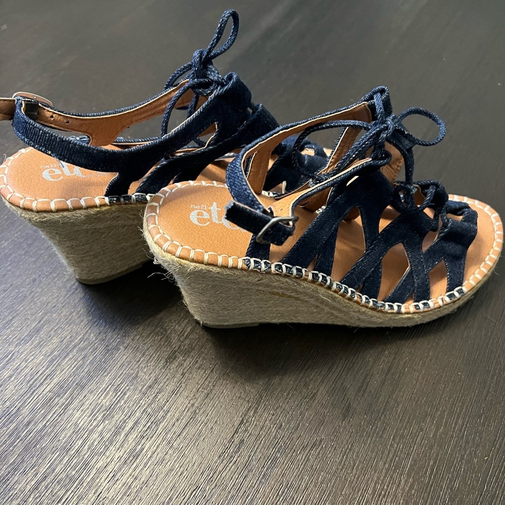 Etc women’s wedge sandals from Rue 21 size L 8/9 New Without tags